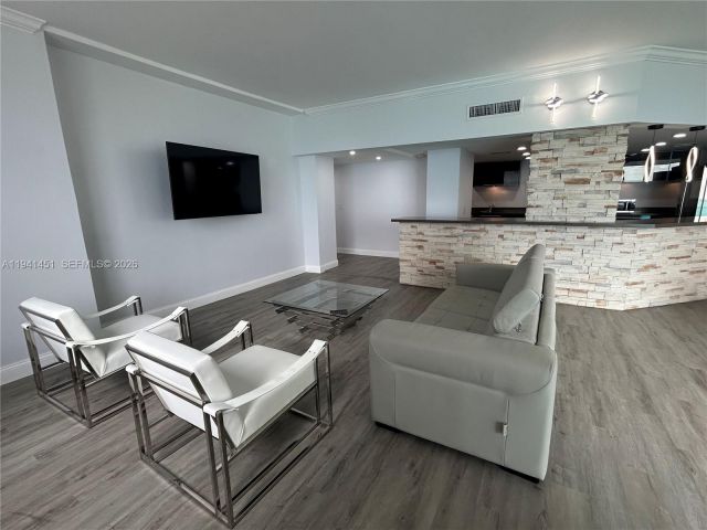 Apartment for rent  Unit #PH11 - photo 7116560