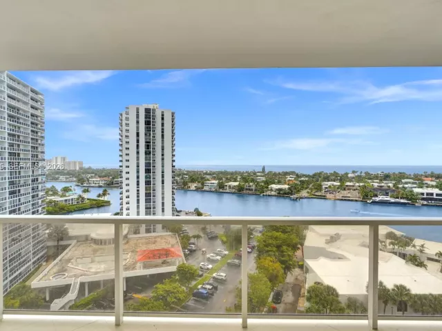 Apartment for sale  Unit #1002 - photo 7113237