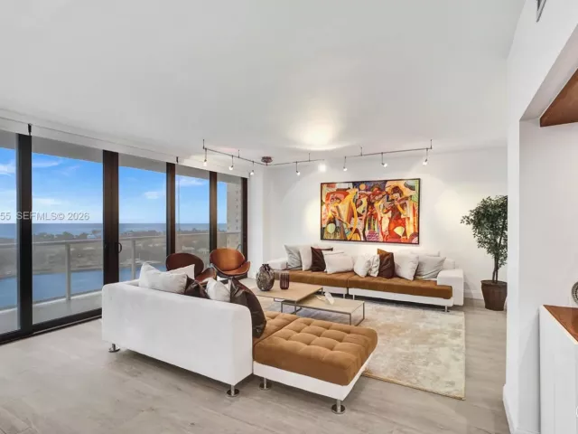 Apartment for sale  Unit #1002 - photo 7113240