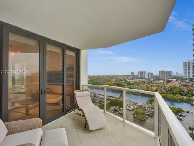 Apartment for sale  Unit #1002 - photo 7113224