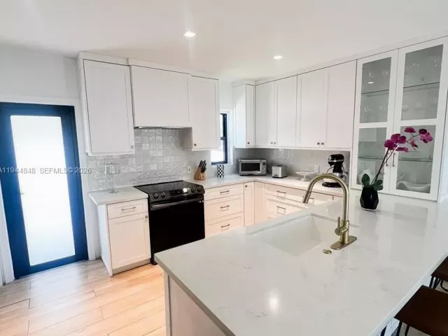 3-bedroom home for rent in Miami - 1600 SW 17th Ave - MondialRealty