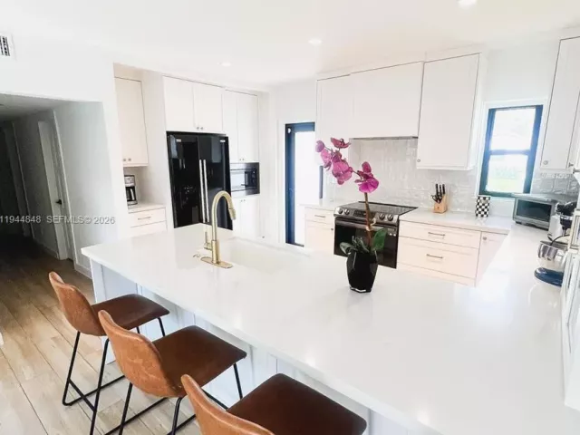 3-bedroom home for rent in Miami - 1600 SW 17th Ave - MondialRealty