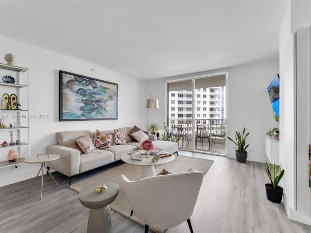 Apartment for sale  Unit #1506 - photo 7176111