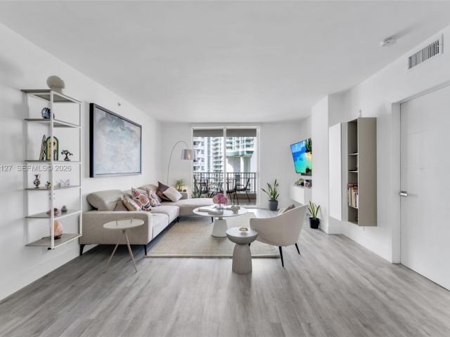 Apartment for sale  Unit #1506 - photo 7176116