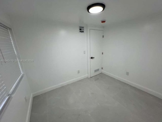 3-bedroom home for rent in Fort Lauderdale - 2850 NW 7th St - MondialRealty