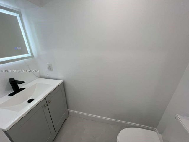 3-bedroom home for rent in Fort Lauderdale - 2850 NW 7th St - MondialRealty