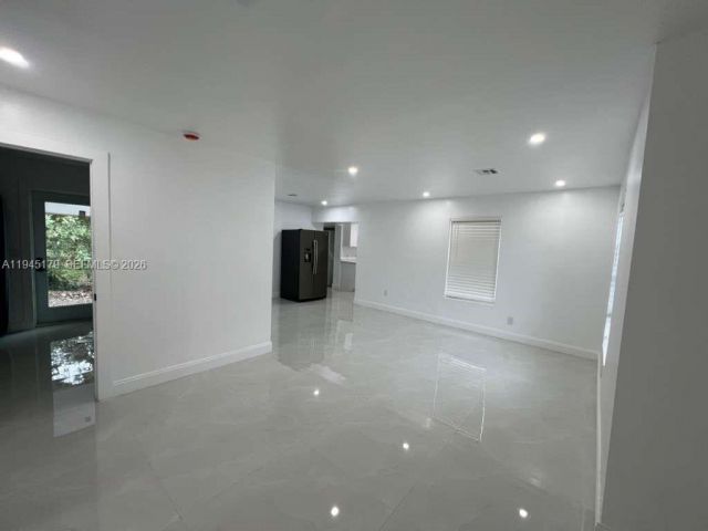 3-bedroom home for rent in Fort Lauderdale - 2850 NW 7th St - MondialRealty