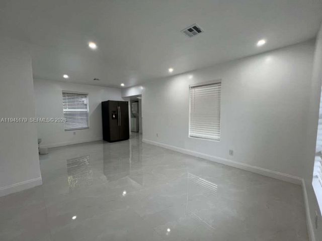 3-bedroom home for rent in Fort Lauderdale - 2850 NW 7th St - MondialRealty