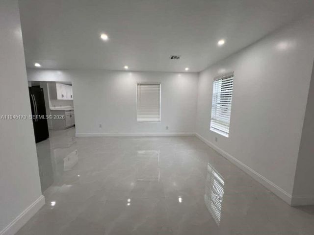 3-bedroom home for rent in Fort Lauderdale - 2850 NW 7th St - MondialRealty