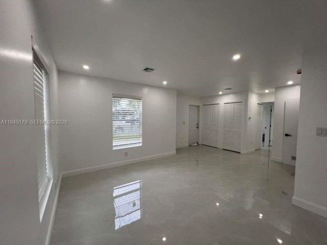 3-bedroom home for rent in Fort Lauderdale - 2850 NW 7th St - MondialRealty
