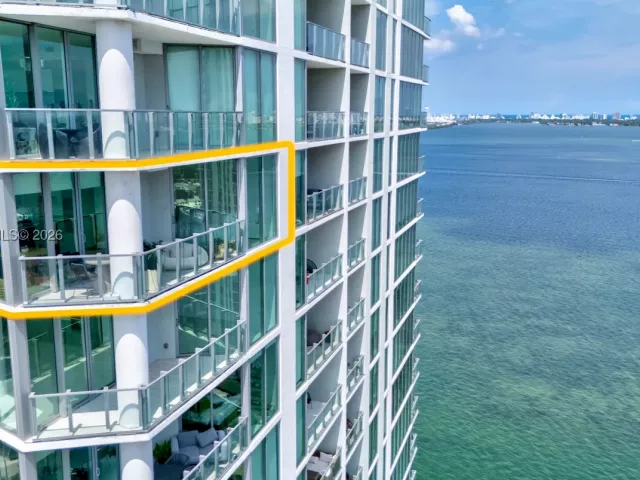1-bedroom condo for sale in Miami - 2900 NE 7th Ave 2309 - MondialRealty