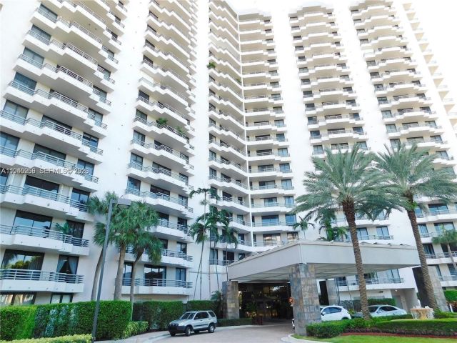 Apartment for rent  Unit #1002 - photo 7438257