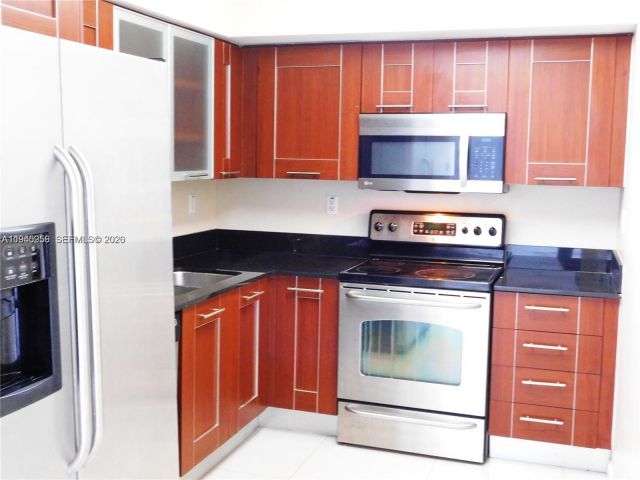 Apartment for rent  Unit #1002 - photo 7438258