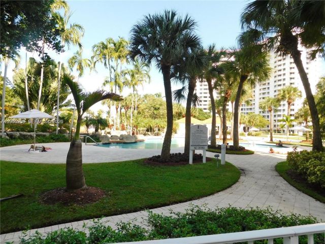 Apartment for rent  Unit #1002 - photo 7438272