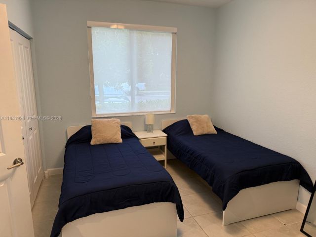 3-bedroom home for rent in Miami - 887 NE 211th St - MondialRealty