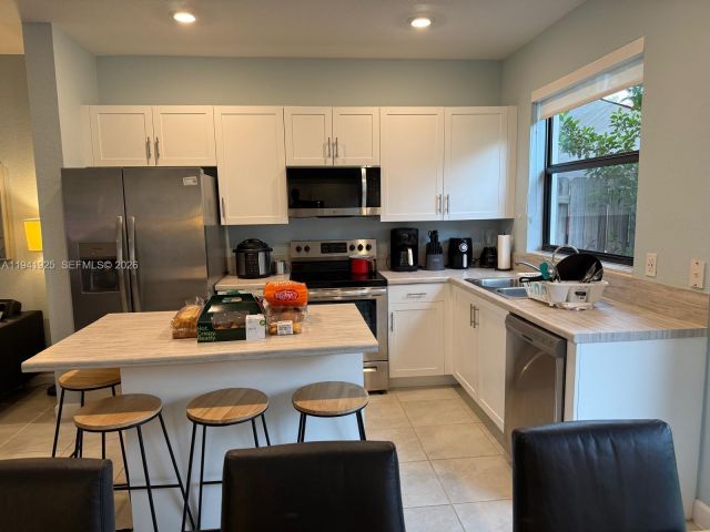 3-bedroom home for rent in Miami - 887 NE 211th St - MondialRealty