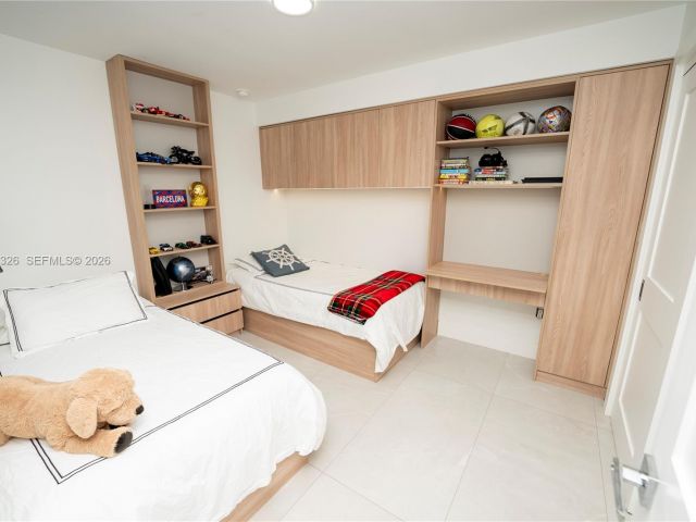 Home for rent at 881 Ocean Dr TH15 - photo 7119505