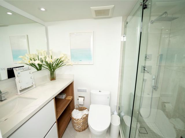 Home for rent at 881 Ocean Dr TH15 - photo 7119506