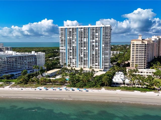 Home for rent at 881 Ocean Dr TH15 - photo 7119513