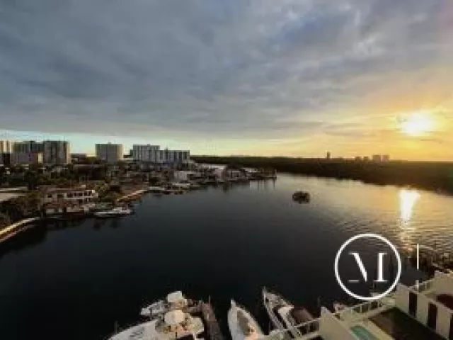 3-bedroom condo for sale in Sunny Isles Beach - 400 Sunny Isles Boulevard 1022 - MondialRealty
