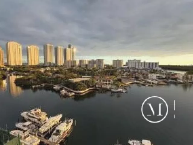 3-bedroom condo for sale in Sunny Isles Beach - 400 Sunny Isles Boulevard 1022 - MondialRealty