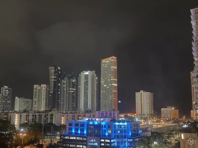 3-bedroom condo for sale in Sunny Isles Beach - 400 Sunny Isles Boulevard 1022 - MondialRealty