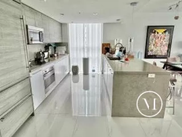 3-bedroom condo for sale in Sunny Isles Beach - 400 Sunny Isles Boulevard 1022 - MondialRealty