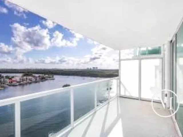 3-bedroom condo for sale in Sunny Isles Beach - 400 Sunny Isles Boulevard 1022 - MondialRealty