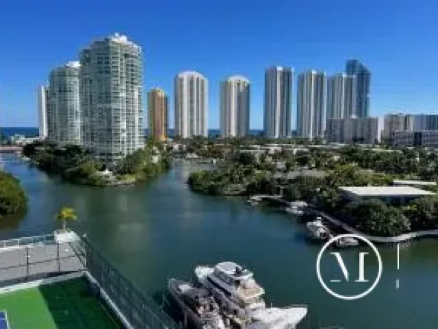 3-bedroom condo for sale in Sunny Isles Beach - 400 Sunny Isles Boulevard 1022 - MondialRealty