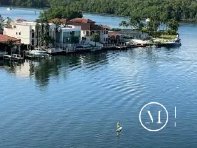 3-bedroom condo for sale in Sunny Isles Beach - 400 Sunny Isles Boulevard 1022 - MondialRealty