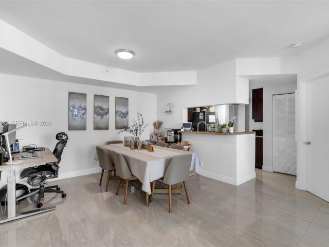 Apartment for rent  Unit #1606 - photo 7122405