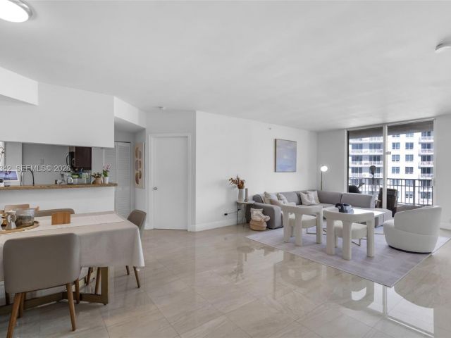 Apartment for rent  Unit #1606 - photo 7122406