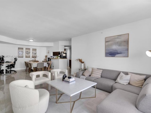 Apartment for rent  Unit #1606 - photo 7122407