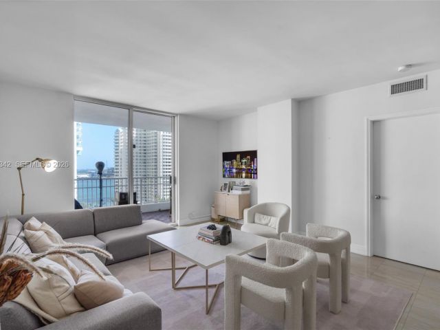 Apartment for rent  Unit #1606 - photo 7122409