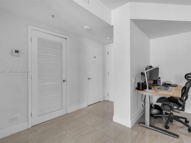 Apartment for rent  Unit #1606 - photo 7287400