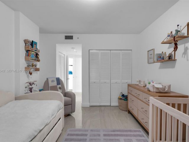 Apartment for rent  Unit #1606 - photo 7287403