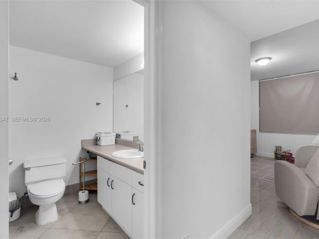 Apartment for rent  Unit #1606 - photo 7287405