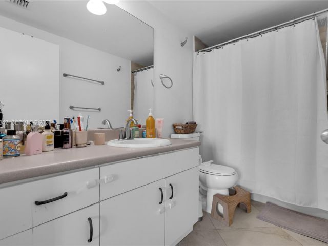 Apartment for rent  Unit #1606 - photo 7287406