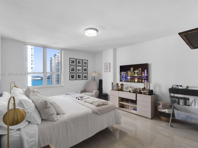 Apartment for rent  Unit #1606 - photo 7287409