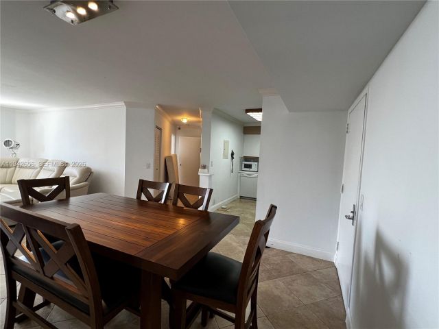 2-bedroom condo for rent in Aventura - 3400 NE 192nd St 2102 - MondialRealty