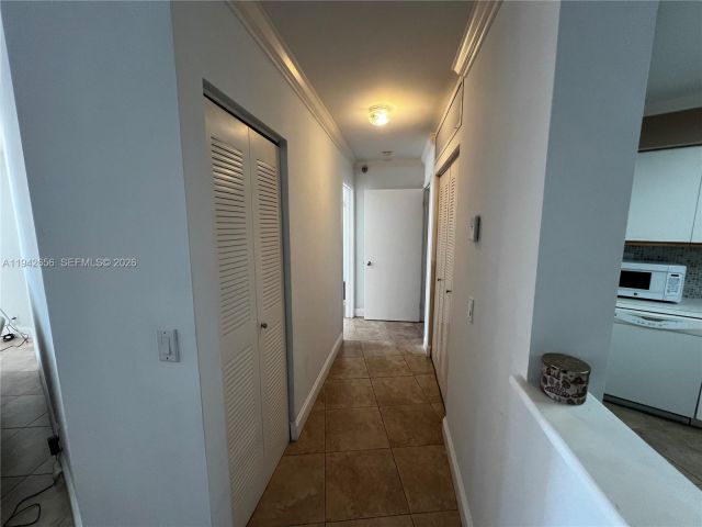 2-bedroom condo for rent in Aventura - 3400 NE 192nd St 2102 - MondialRealty