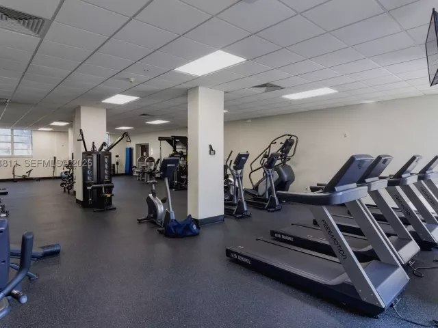 2-bedroom condo for sale in Hollywood - 3001 S Ocean Dr 227 - MondialRealty