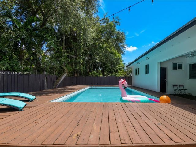 Home for rent at 14325 NE 8th Ave - photo 7119307