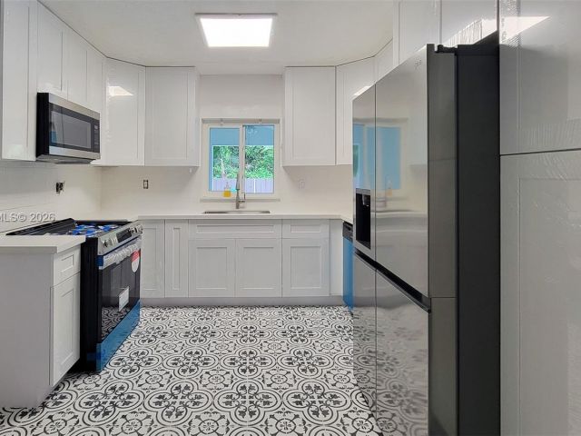 Home for rent at 14325 NE 8th Ave - photo 7119314