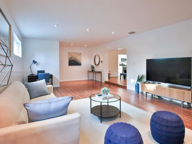 Home for rent at 14325 NE 8th Ave - photo 7119315