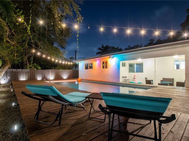 Home for rent at 14325 NE 8th Ave - photo 7119319