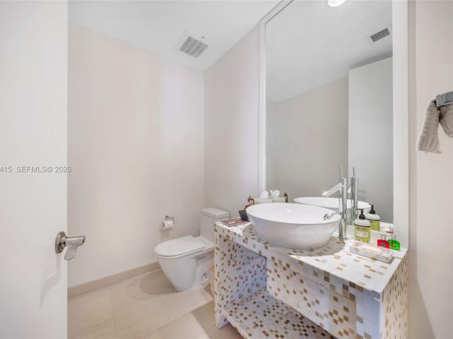 Apartment for sale  Unit #1502 - photo 7530577