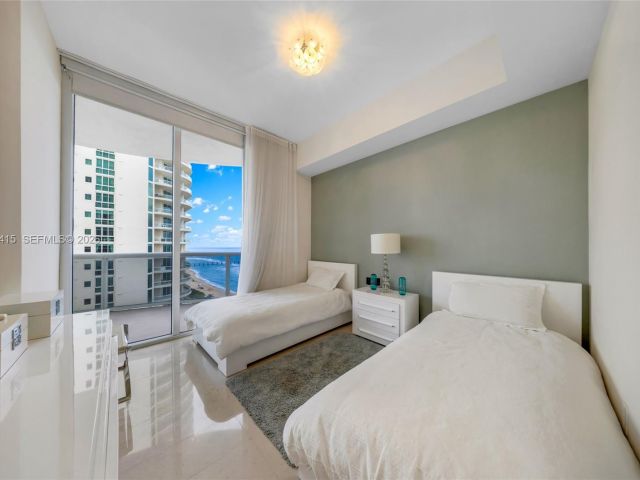 Apartment for sale  Unit #1502 - photo 7530586