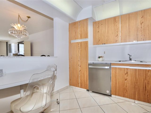 Apartment for sale  Unit #806 - photo 7444288