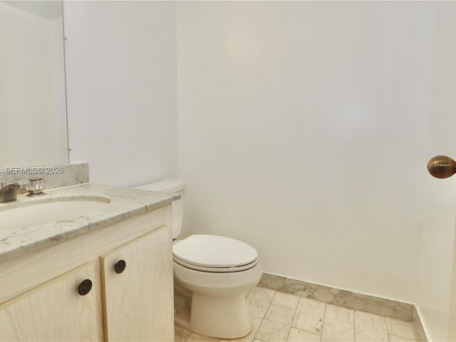 Apartment for sale  Unit #806 - photo 7444292